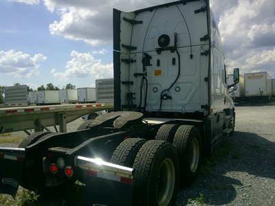 2022 Freightliner Cascadia