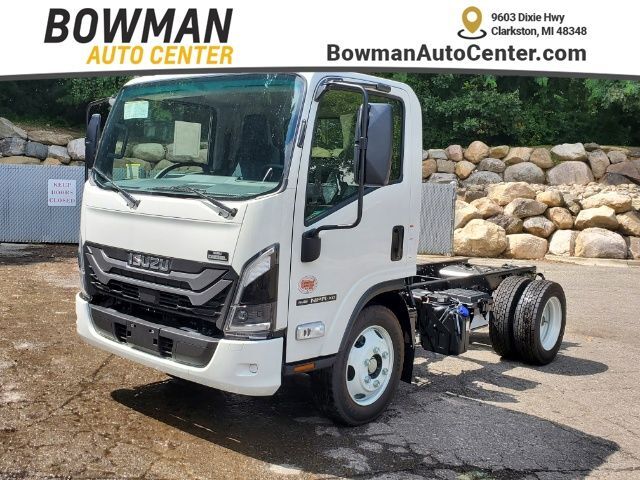2025 Isuzu NPR XD