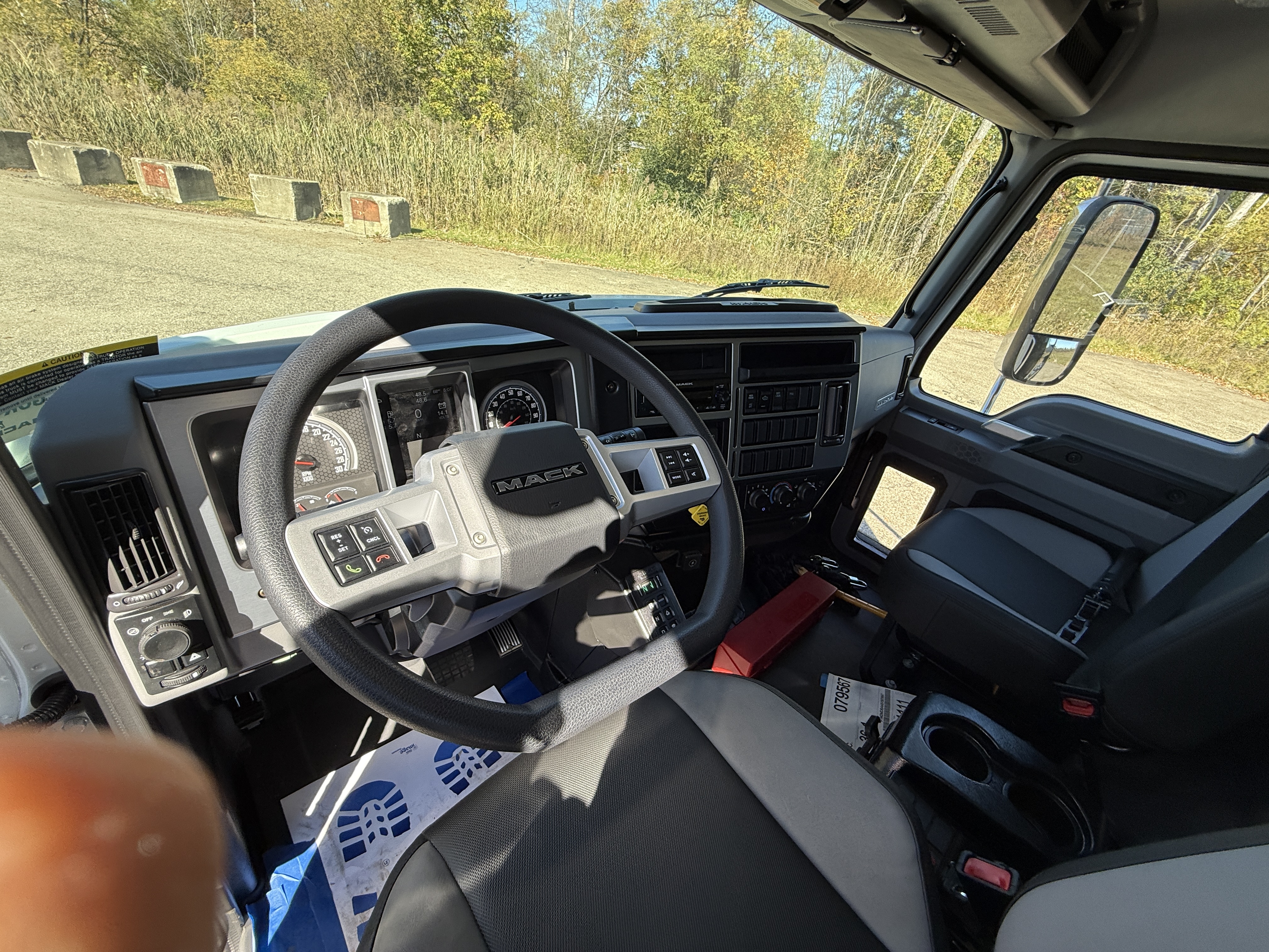 2027 Mack MD7