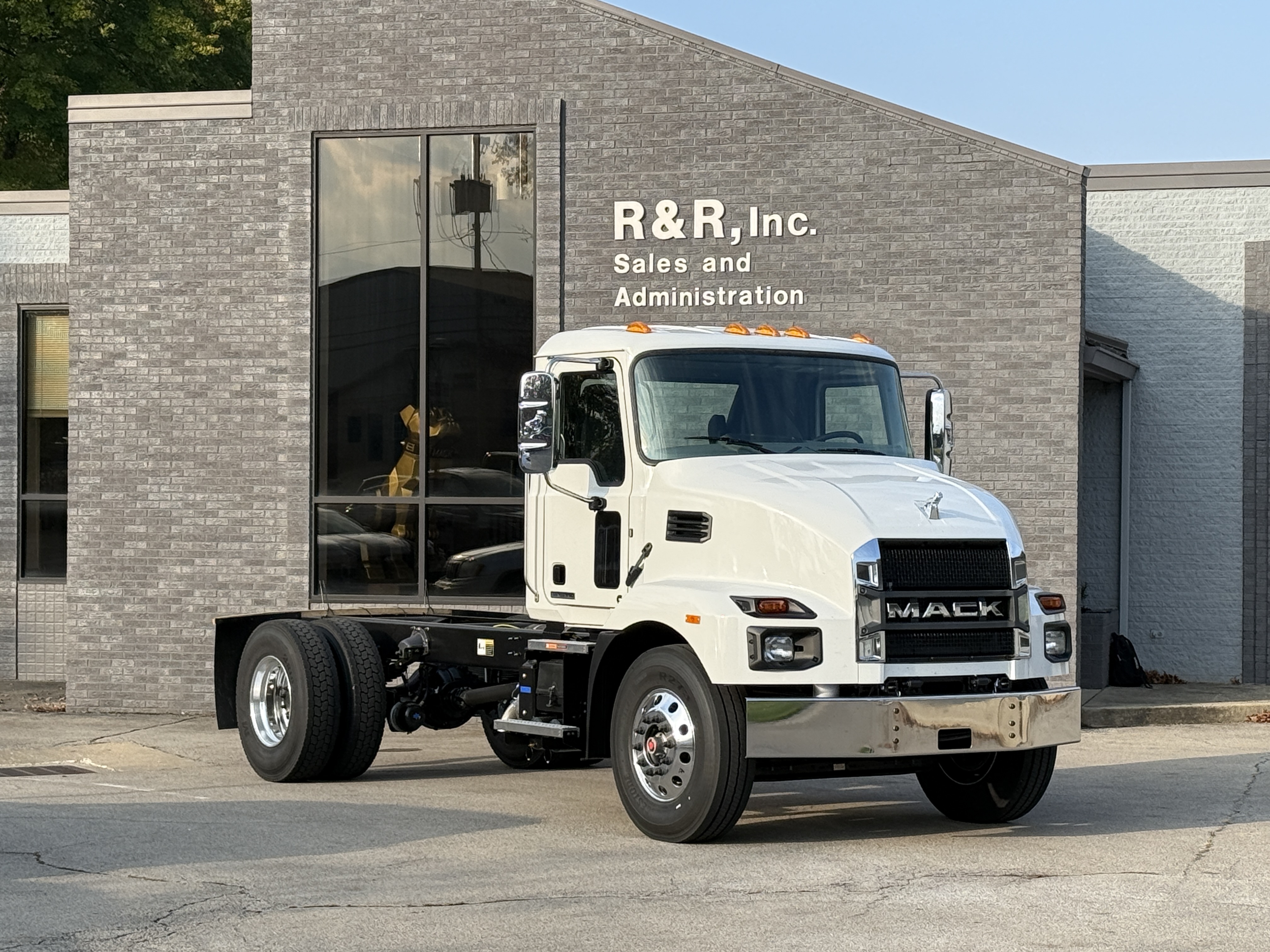 2027 Mack MD6